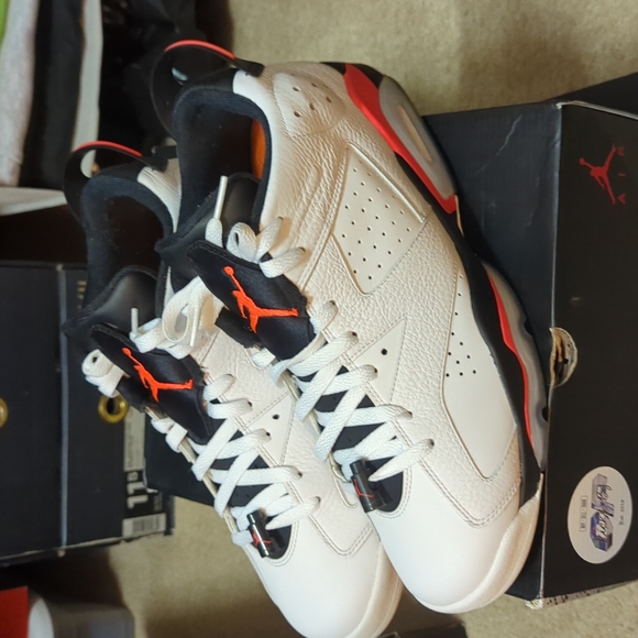 Jordan 6 Retro Low Infrared - Picture 3 of 5